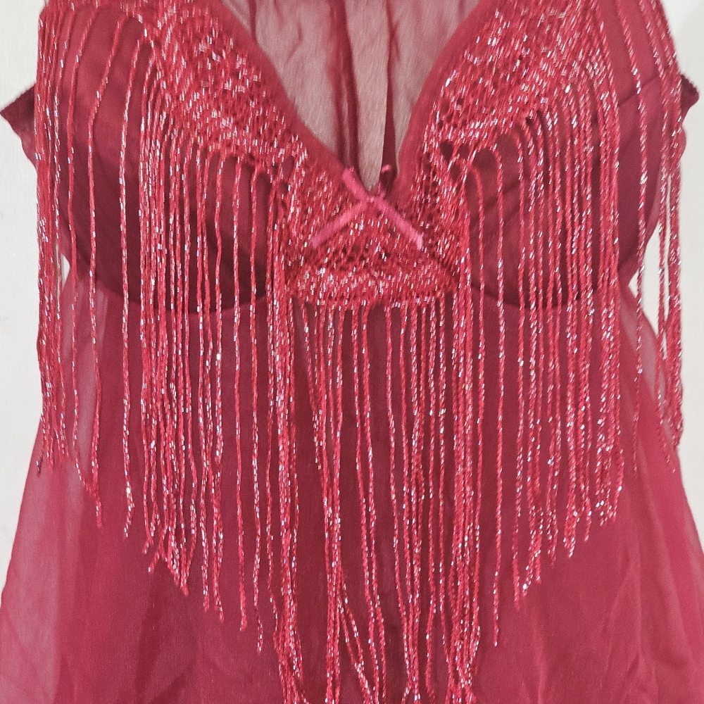 **SOLD**𝕊𝕖𝕩𝕪 ℝ𝕖𝕕 𝕃𝕚𝕟𝕘𝕖𝕣𝕚𝕖 - Picture 2 of 4